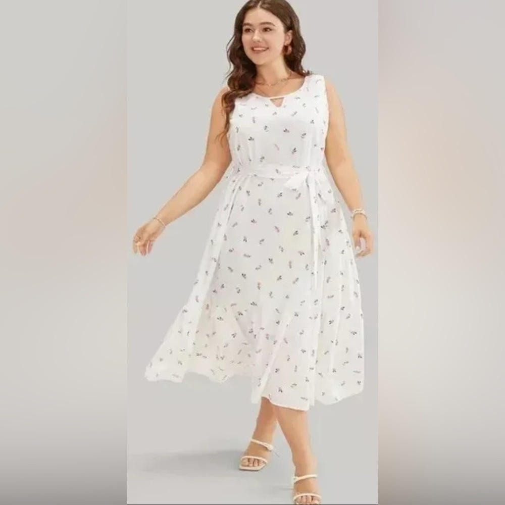 NWT 28 5X BloomChic White & Pink Ditsy Floral Keyhole Neck Flutter Dress